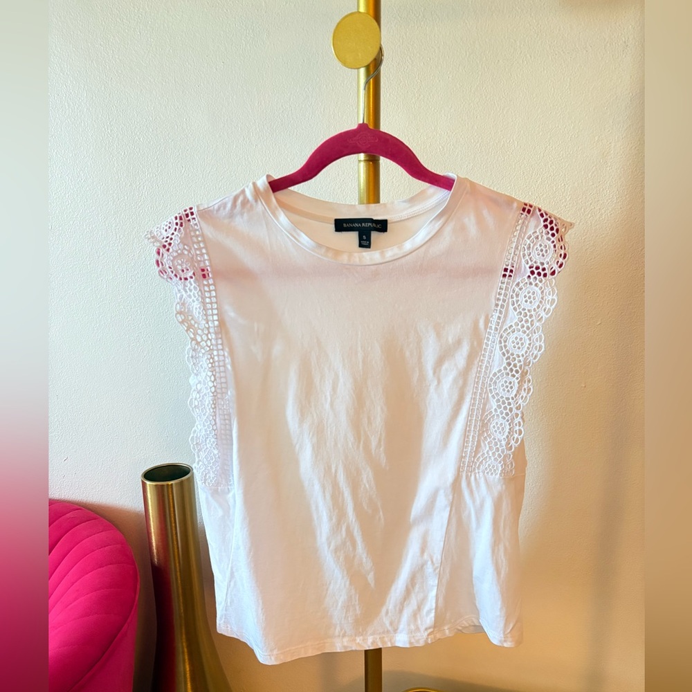 Banana Republic White Lace-Trim Sleeveless Tank